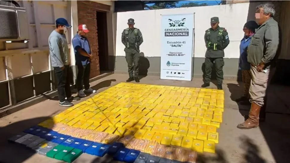 Hallan más de 400 Kilos de cocaína en dos provincias del NOA: operativos en Salta y en Santiago del Estero