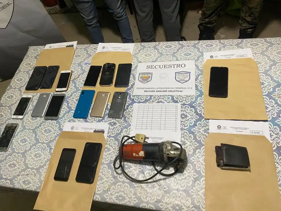 PRUEBAS. La amoladora que habrían utilizado los secuestradores.