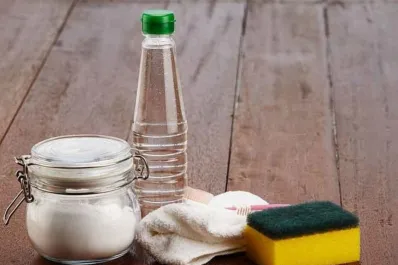 La razón por la que no deberías mezclar nunca vinagre con bicarbonato