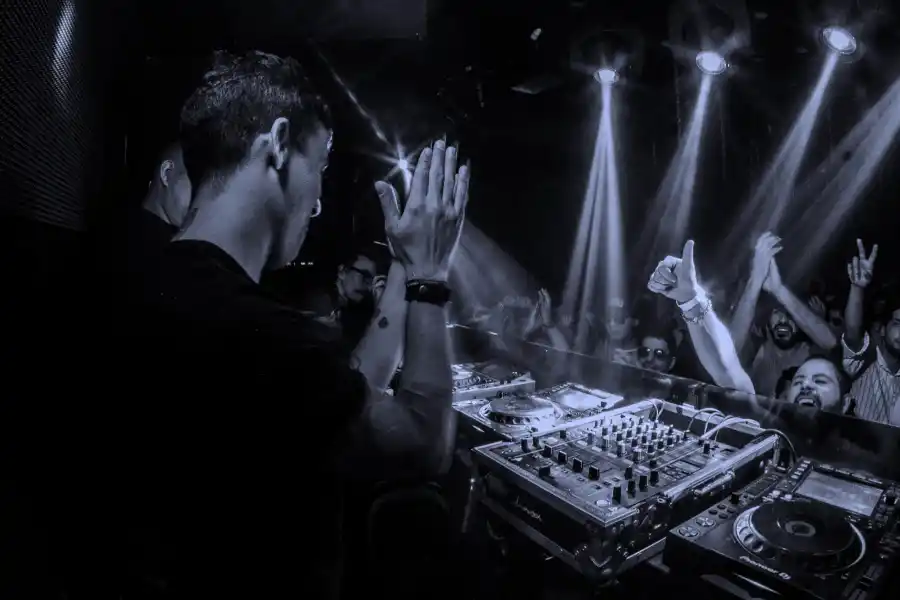 ANIVERSARIO. El tradicional club de fiesta electrónica La Boite cumple 20 años el próximo mes. A modo de festejo, sus organizadores afirmaron que el establecimiento planifica una serie de grandes eventos con artistas internacionales. / Foto: La Boite