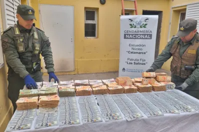 Encontraron más de $39 millones y U$S27.000 en la cabina de un camión