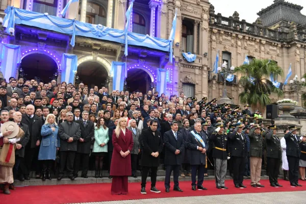 Lo que dejó el 25 de Mayo en Tucumán: chocolate patrio, gauchos y familias