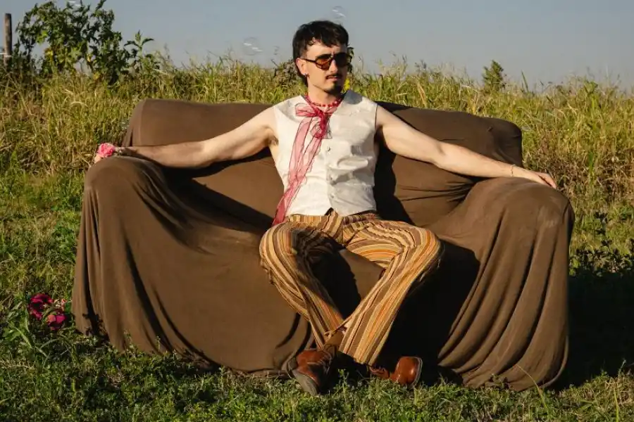 EL CHANGO Y LAS FLORES. Una nueva línea de expresión en la provincia.