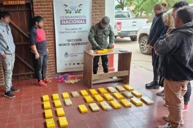 Detectan 33 kilos de cocaína en una caja metálica oculta debajo de la carrocería de un auto