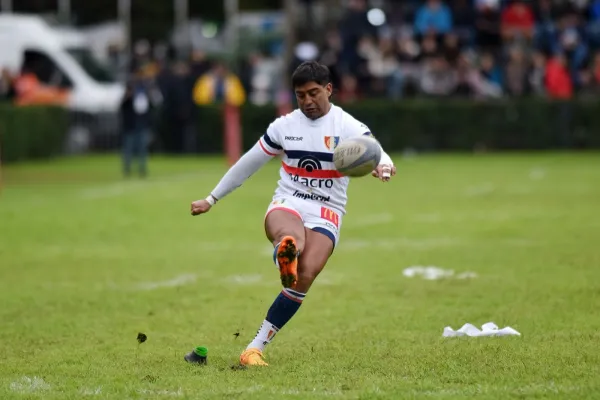 Natación campeón: César Rivadeneira y un derechazo directo al cielo