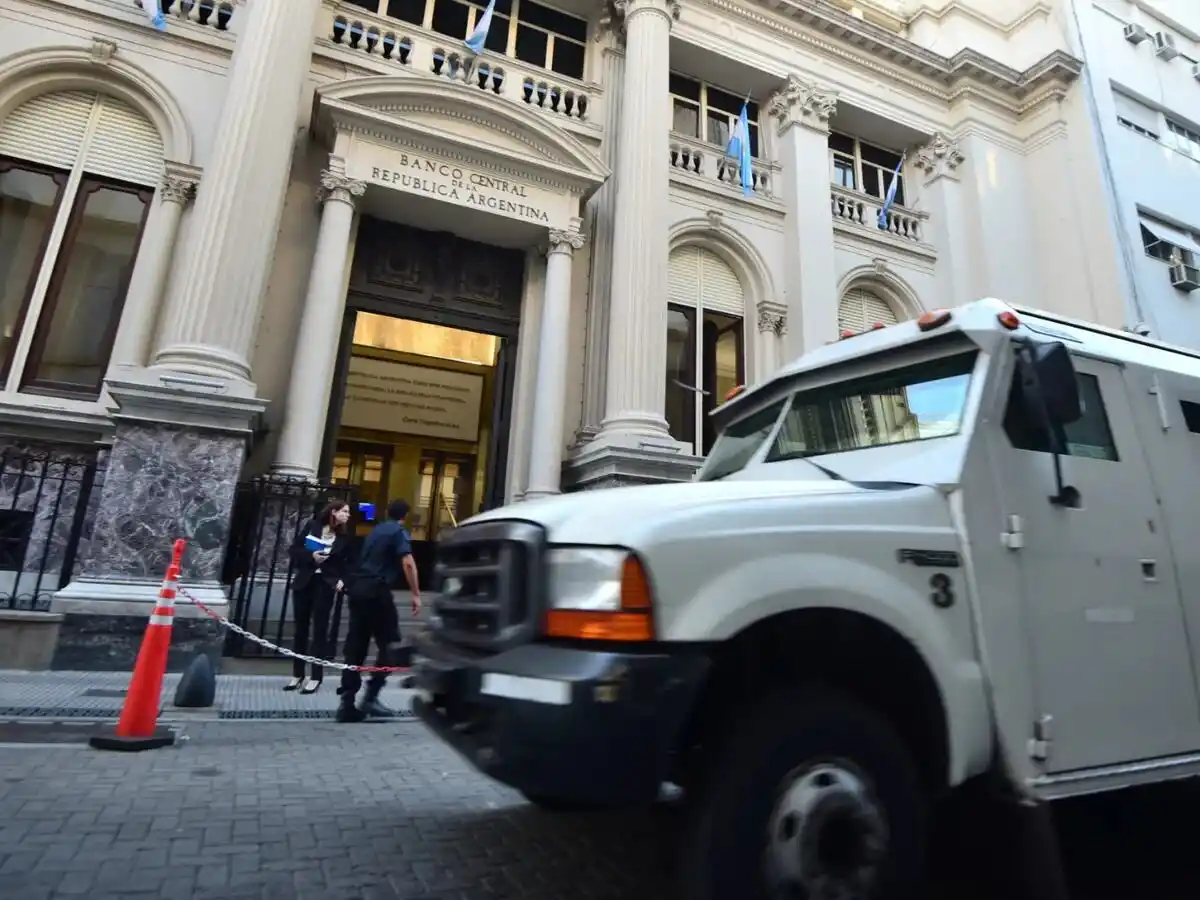 Cuánto gana por mes un chofer de camión de caudales en Argentina