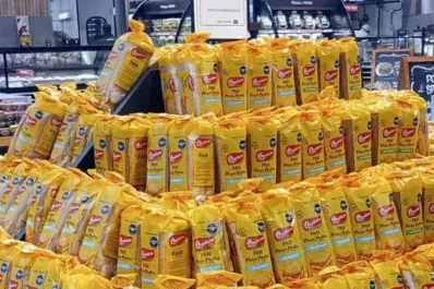 En algunas góndolas de Buenos Aires se vende pan lactal de Brasil y a precio más barato