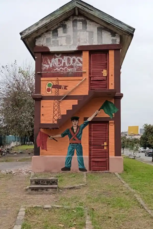 EL SEÑALERO. Un obrero esencial.