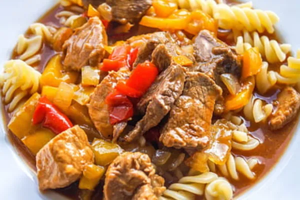 Cómo hacer el mejor guiso de fideos: receta fácil y paso a paso