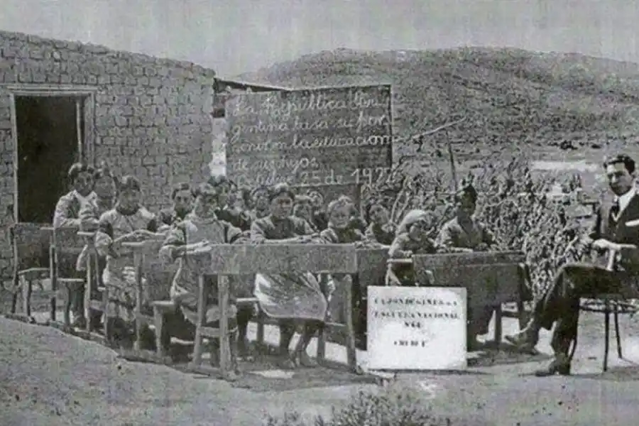 La caída de dos cajones de ginebra le dieron nombre a dos localidades de Chubut