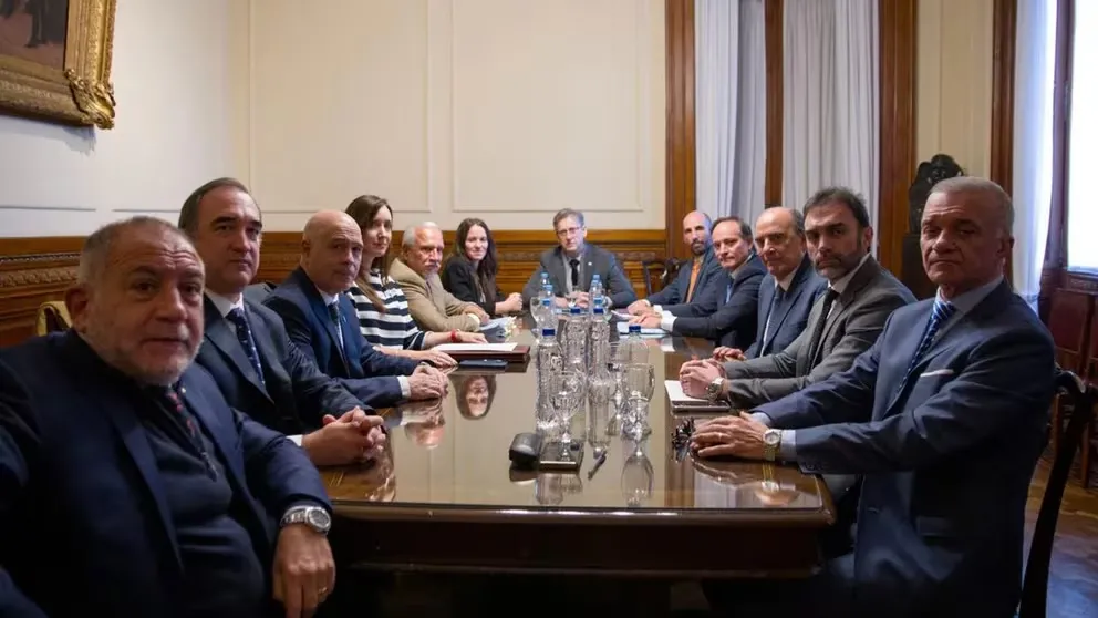 Reunión de Francos con los senadores dialoguistas. INFOBAE