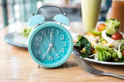Qué hora es mejor para desayunar y cenar si querés evitar el aumento de peso