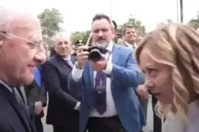 Video: la primera ministra de Italia confrontó a un gobernador que la había insultado