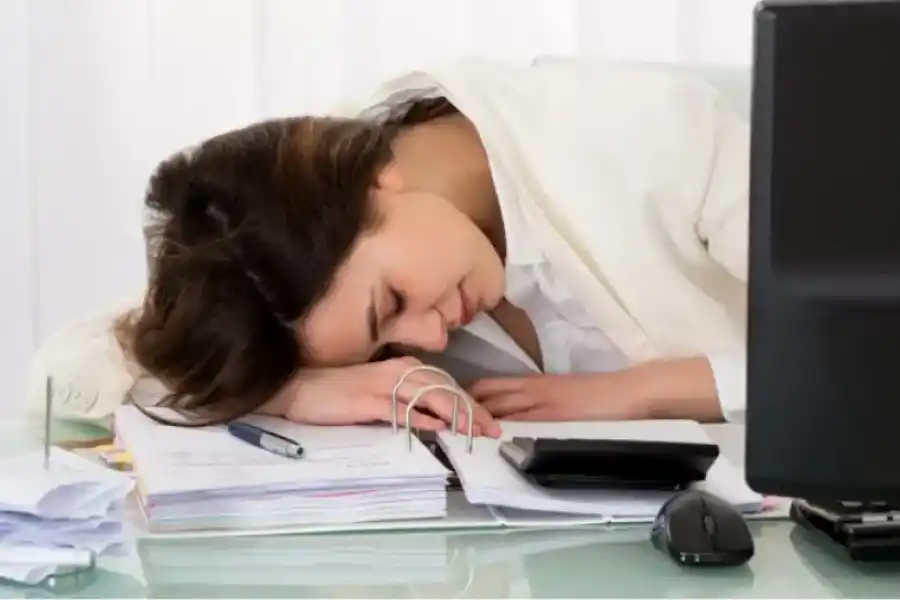 Se recomienda dormir entre 10 y 20 minutos de siesta.