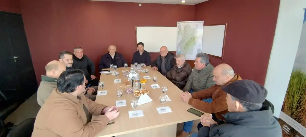 Reunión en el Ipaat.