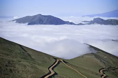 Cómo llegar al “pueblo de las nubes”: el tesoro escondido del norte argentino