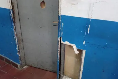 Yerba Buena: cuatro personas agredieron a policías dentro de la comisaría y causaron destrozos