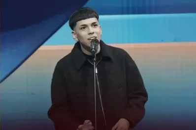 “No terminé el colegio, pero gané un Gardel”, el orgullo de Milo J luego de recibir su primer premio