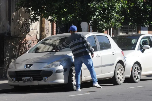 A dos años de la suspensión del estacionamiento pago en la capital: el municipio ratificó su potestad de cobrar por el servicio