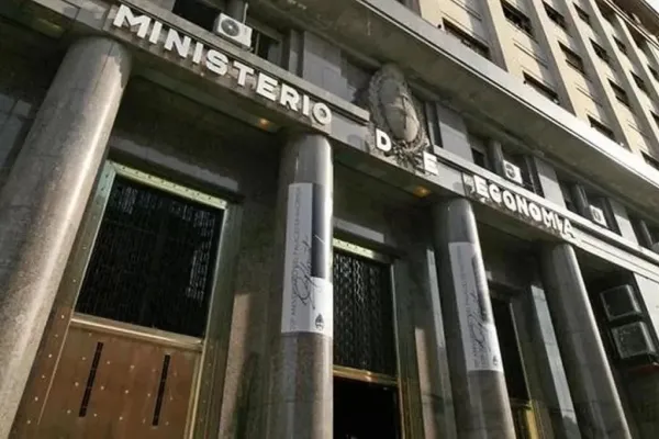 Un asesor de Javier Milei avisó que la salida de la crisis demorará un poco más