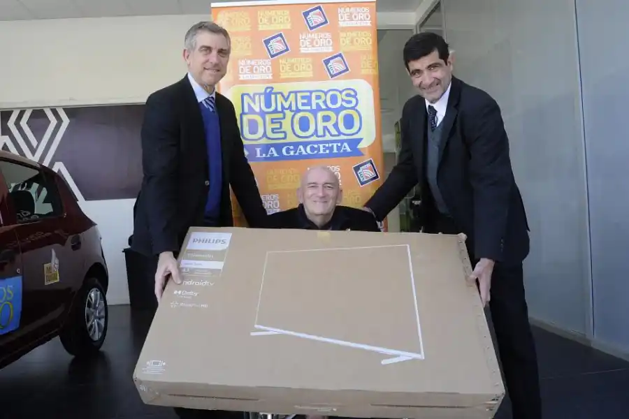 FORTUNA. La Tarjeta Sol le regaló al ganador un TV de 43 pulgadas.