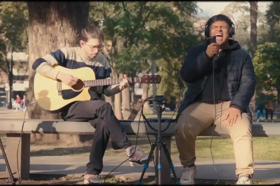 Compañeros de cuarto: No hacemos música para el hit