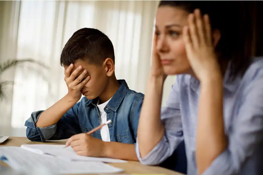 El estrés de que los más pequeños vuelvan a la escuela puede provocar estos sueños. 