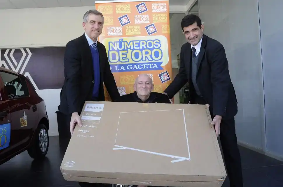 FORTUNA. La Tarjeta Sol le regaló al ganador un TV de 43 pulgadas.