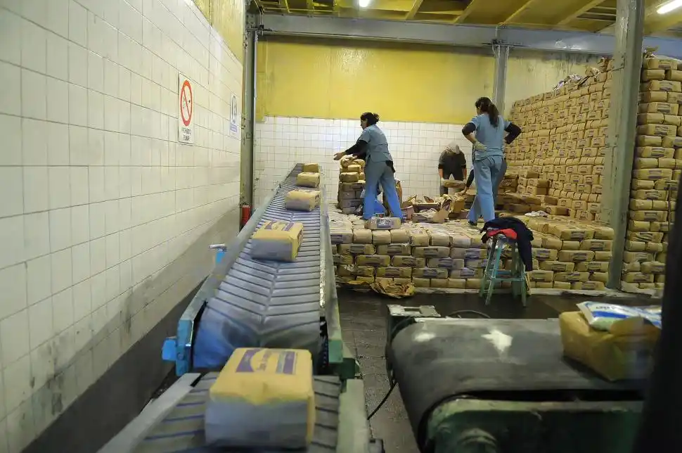 COMPROMISO DE SOSTENER EL PRECIO. Los sectores cañero e industrial acordaron cumplir con las exportaciones de azúcar y producción de alcohol.