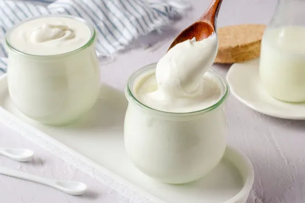 Las diferencias entre el yogurt griego y el normal: ¿cuál es más beneficioso para la salud?