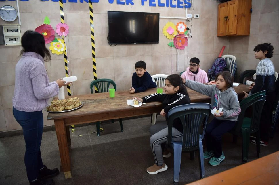 CONTENCIÓN. El lugar no funciona solo como comedor, sino también como centro de actividades.