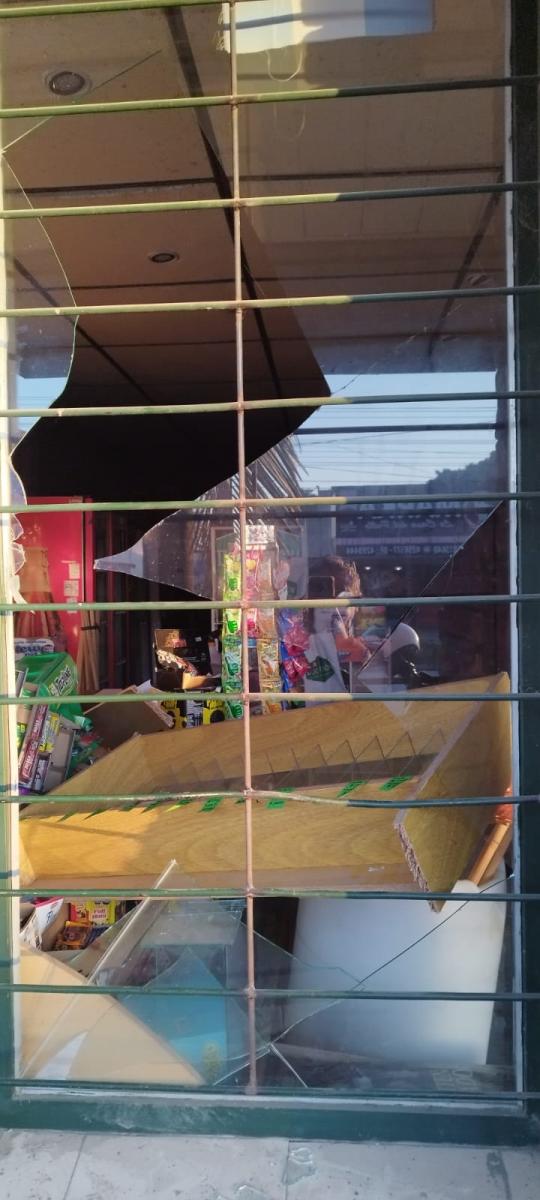 DAÑOS. Ladrones rompieron el vidrio de un local en Solano Vera al 500.