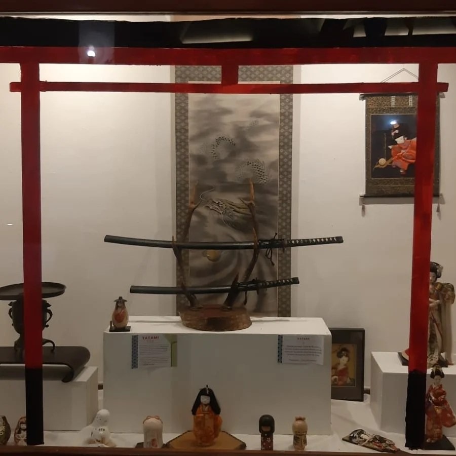 UNA KATANA. La célebre espada filosa y curva utilizada por los famosos samurais, es uno de los grandes atractivos en la exposición. fotos Jorge Figueroa