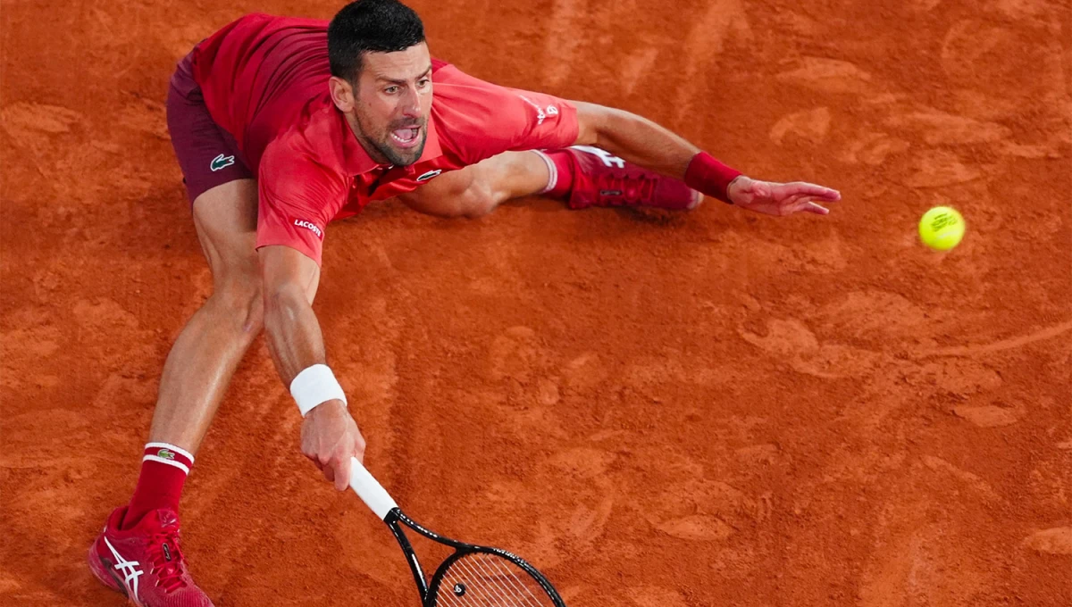 FAVORITO. Novak Djokovic será el duro rival que tendrá el argentino Francisco Cerúndolo en París.