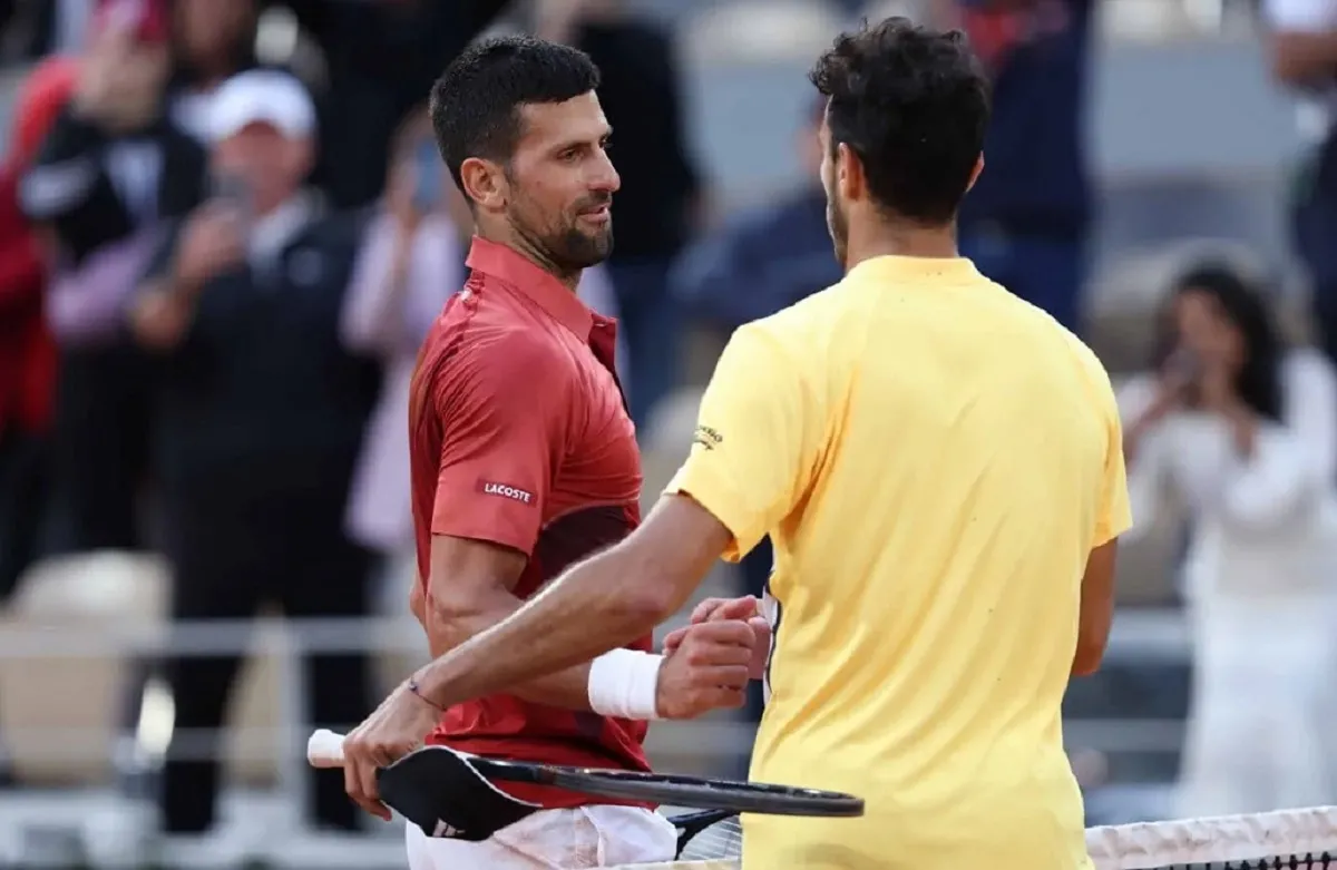 GRAN PARTIDO. Djokovic y Cerúndolo brindaron un gran partido de tenis para los fanáticos de todo el mundo. Foto tomada de TyC Sports.
