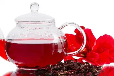 La infusión sin cafeína que hidrata, protege el corazón y ayuda a bajar la presión arterial