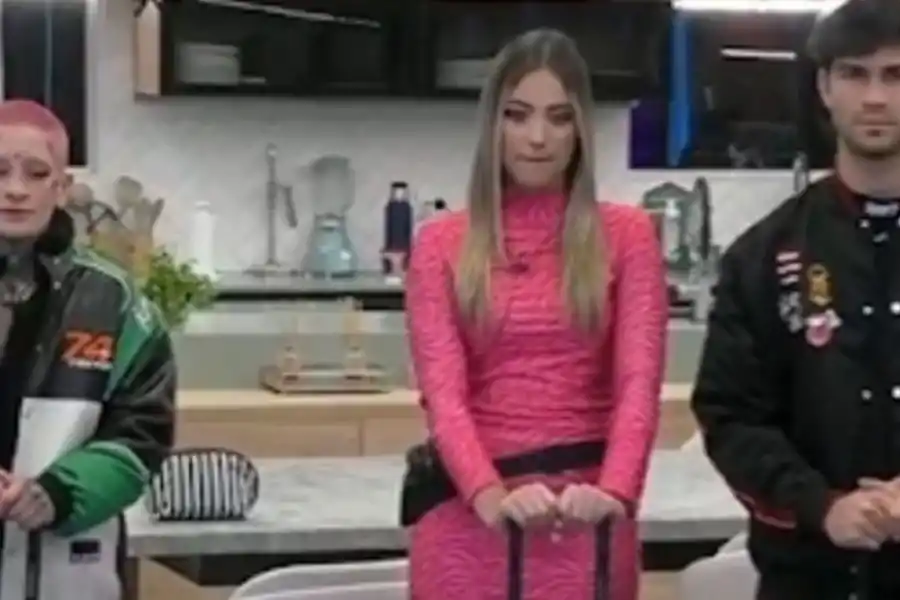 Mano a mano entre Juliana, Florencia y Nicolás. 