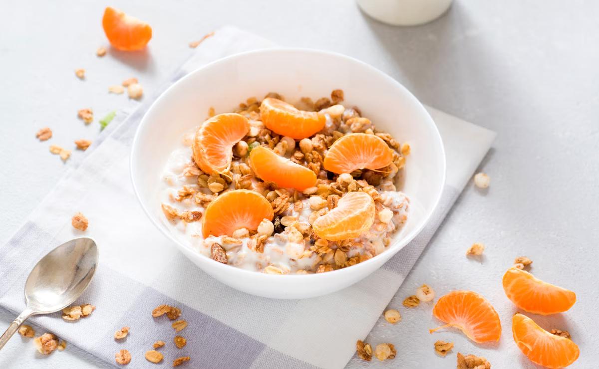 Podemos incorporar la mandarina de muchas maneras a nuestro desayuno.