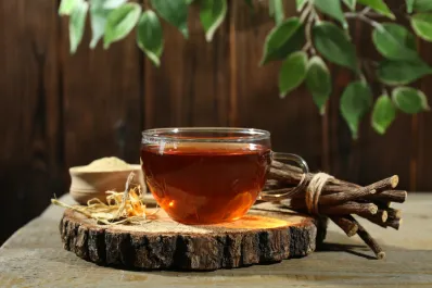 La infusión que controla el azúcar y alivia la inflamación abdominal