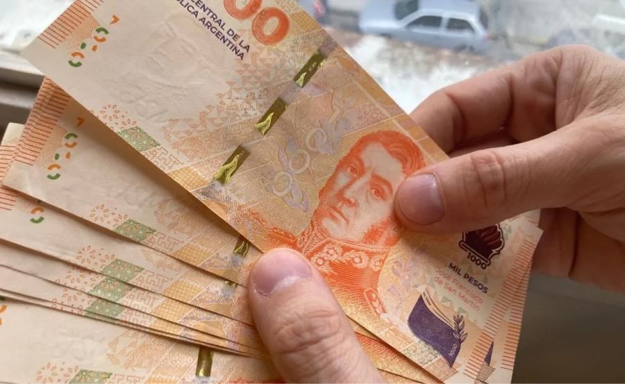 Los argentinos analizan dónde invertir el aguinaldo que se pagará en junio.