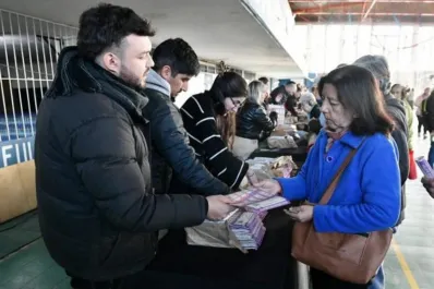 Transporte público: los jubilados de capital podrán retirar el boleto gratuito hasta el lunes