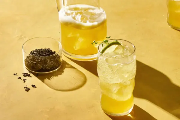 La infusión de solo tres ingredientes que combate el dolor de cabeza