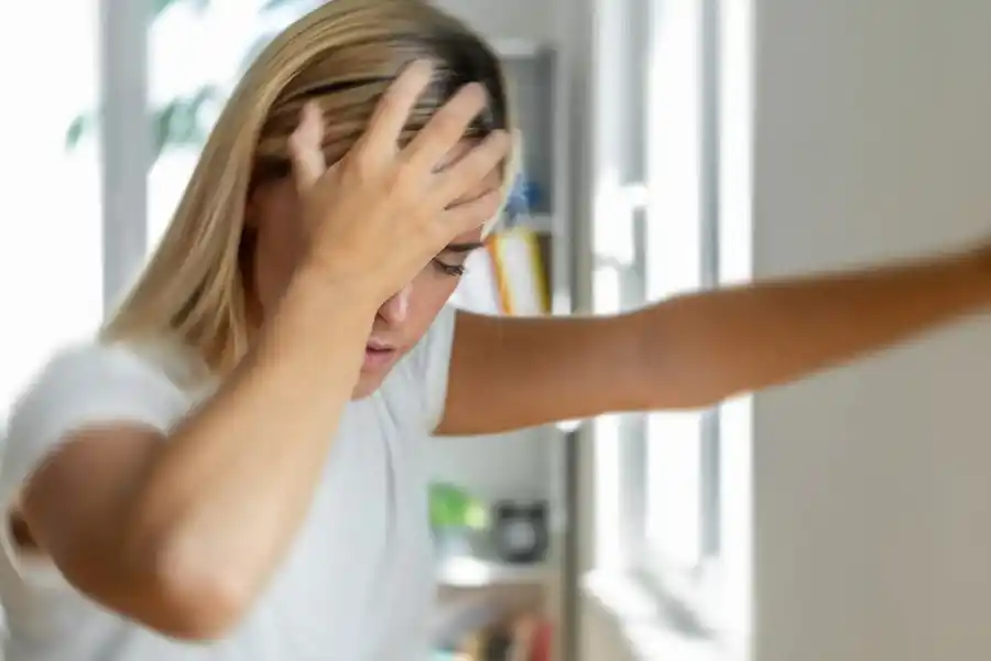 La intolerancia al gluten puede presentar síntomas como mareos y fatiga.