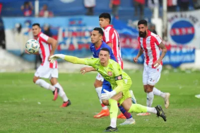 Darío Sand, a 51 minutos de romper el máximo récord de imbatibilidad de la historia del fútbol argentino