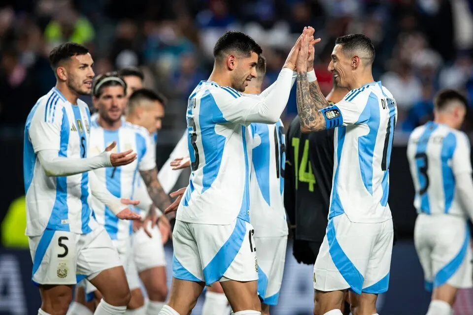 ¿”Cuti” Romero o Messi? La tremenda asistencia del central a Di María en el gol de la Selección ante Ecuador