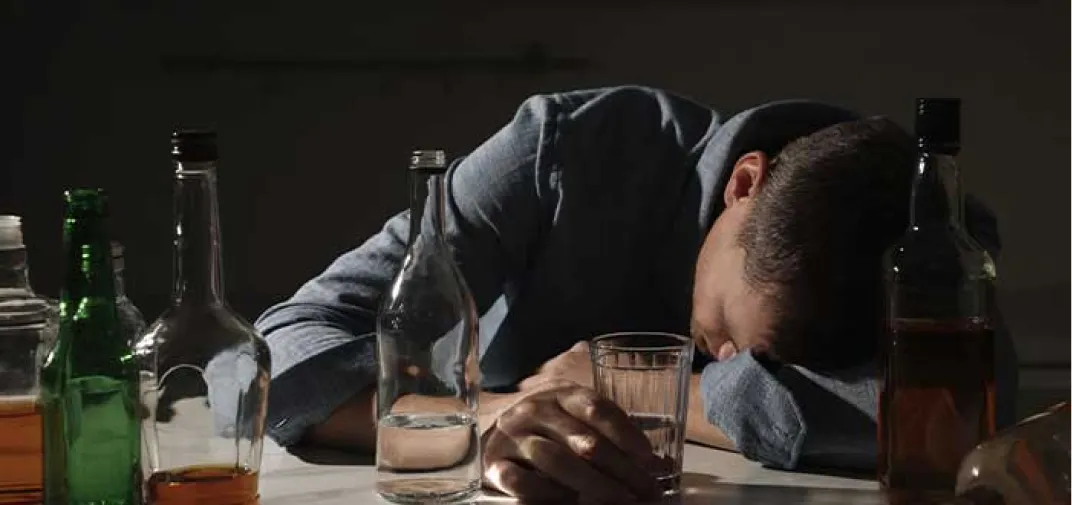 Además de los olvidos que suele experimentar una persona ebria, otros pueden aparecer a largo plazo.