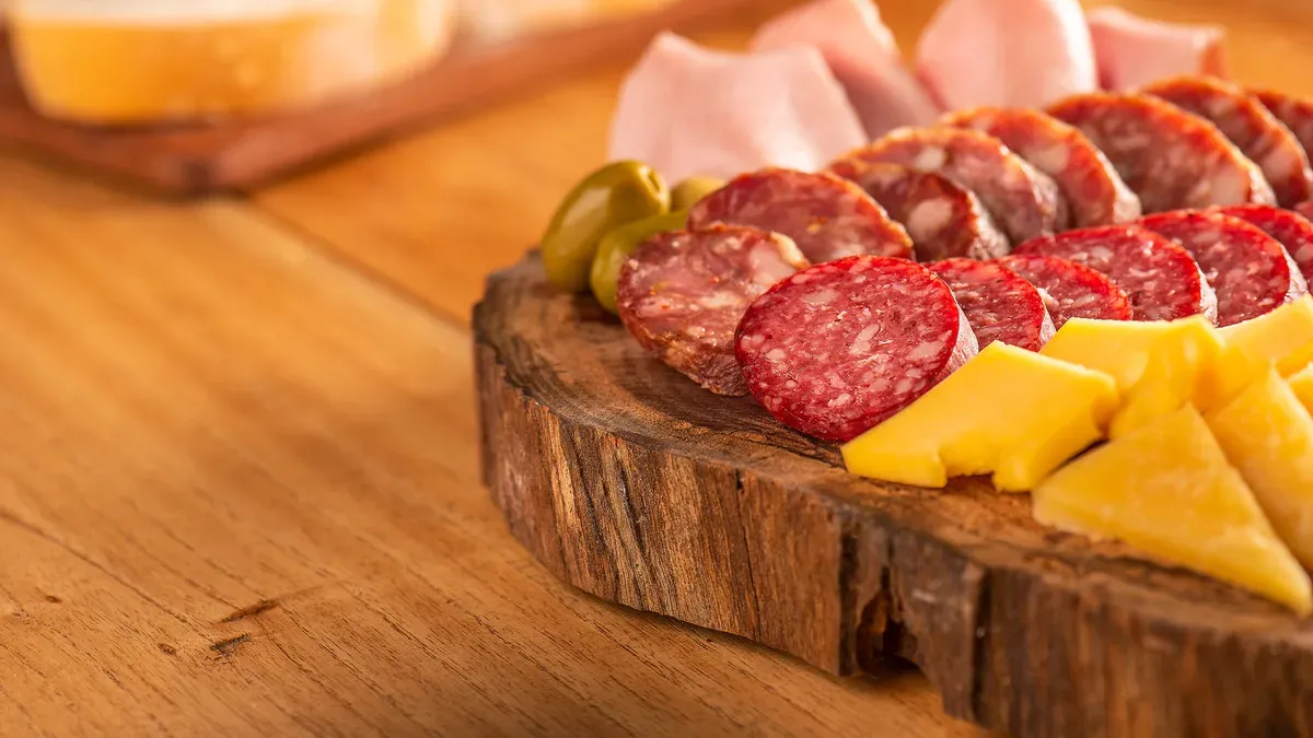 La picada un plato típico antesala a los asados domingueros.
