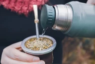 Esta fruta en el mate puede ayudarte a perder peso: ¿cómo sumarla?