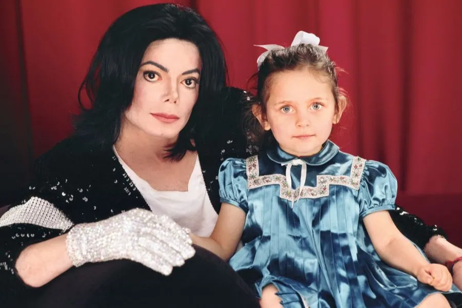 Michael Jackson junto a su hija Paris