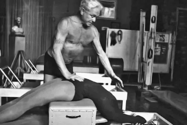 Pilates: la disciplina que nació en un campo de concentración y hoy suma millones de adeptos
